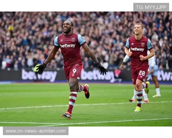 扎尼奥洛禁区凌空抽射差点破门