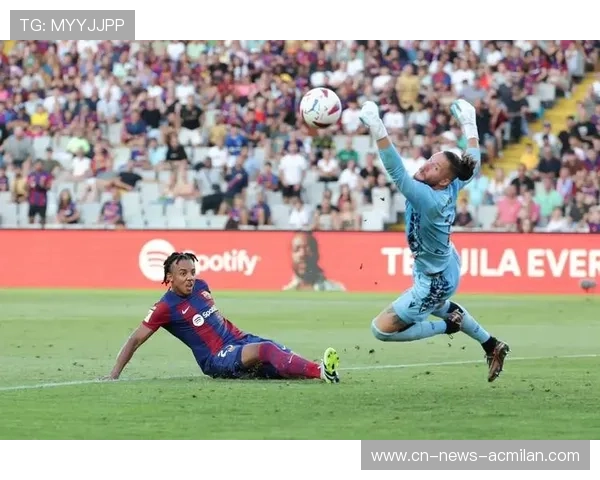 亚马尔禁区内冷静处理