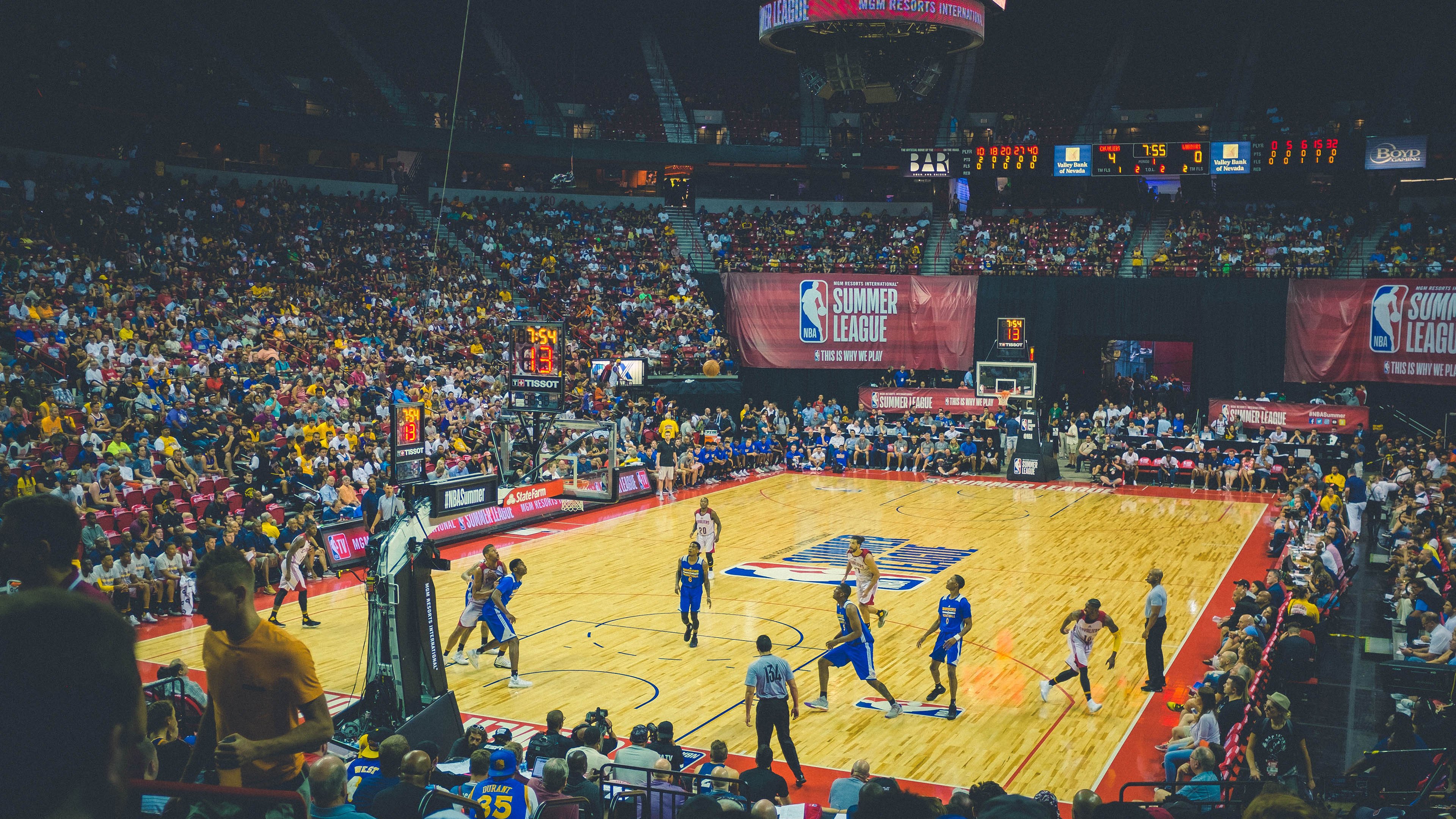 “牛仔3K亲子跑:孩子与父母一起挑战赛道”